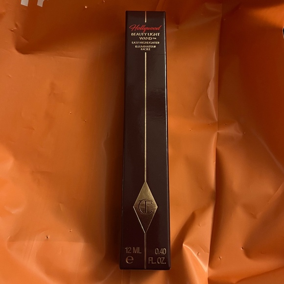 Charlotte Tilbury Hollywood Beauty Highlighter Wand Spotlight 0.40 Fl Oz - Picture 1 of 2